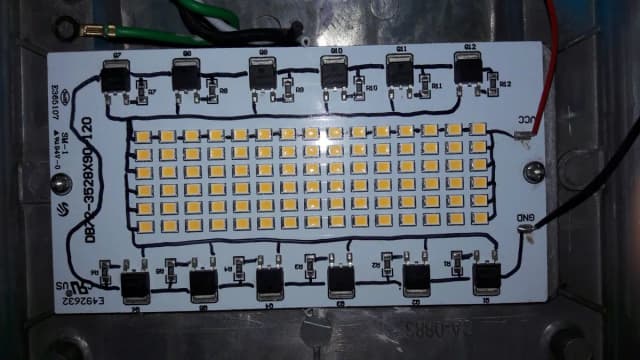 Jaki kabel do halogenów 230V - uniknij błędów w instalacji Jaki kabel do halogenów 230V - uniknij błędów w instalacji