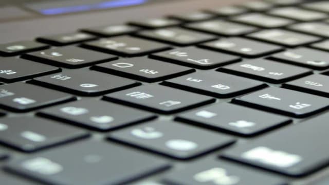 Jak włączyć klawiaturę ekranową w Windows i uniknąć problemów z pisaniem Jak włączyć klawiaturę ekranową w Windows i uniknąć problemów z pisaniem