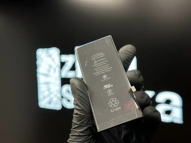 Wymiana baterii iPhone 14 - poznaj ceny i najlepsze serwisy w Polsce Wymiana baterii iPhone 14 - poznaj ceny i najlepsze serwisy w Polsce