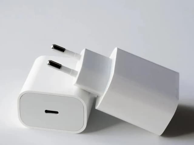 Jaka ładowarka do iPhone 12 zapewni szybkie ładowanie bez problemów? Jaka ładowarka do iPhone 12 zapewni szybkie ładowanie bez problemów?