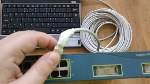 Jak podłączyć komputer do internetu przez kabel - proste kroki i porady Jak podłączyć komputer do internetu przez kabel - proste kroki i porady