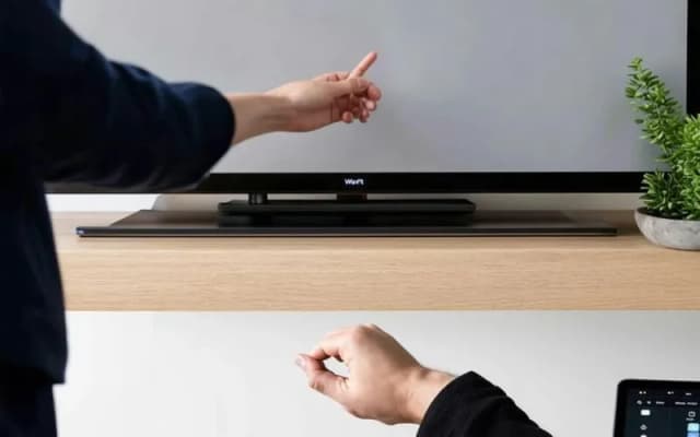 Jak włączyć telewizor LG bez pilota? Proste sposoby, które zadziałają Jak włączyć telewizor LG bez pilota? Proste sposoby, które zadziałają