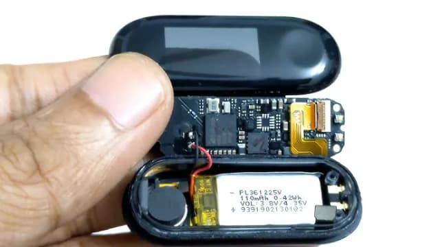 Wymiana baterii w Mi Band 3 – uniknij problemów i zrób to samodzielnie Wymiana baterii w Mi Band 3 – uniknij problemów i zrób to samodzielnie