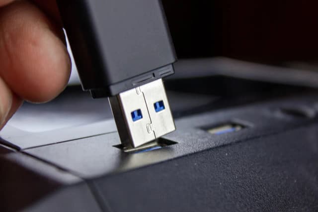 Jak podłączyć pendrive do tabletu – uniknij problemów z transferem plików Jak podłączyć pendrive do tabletu – uniknij problemów z transferem plików